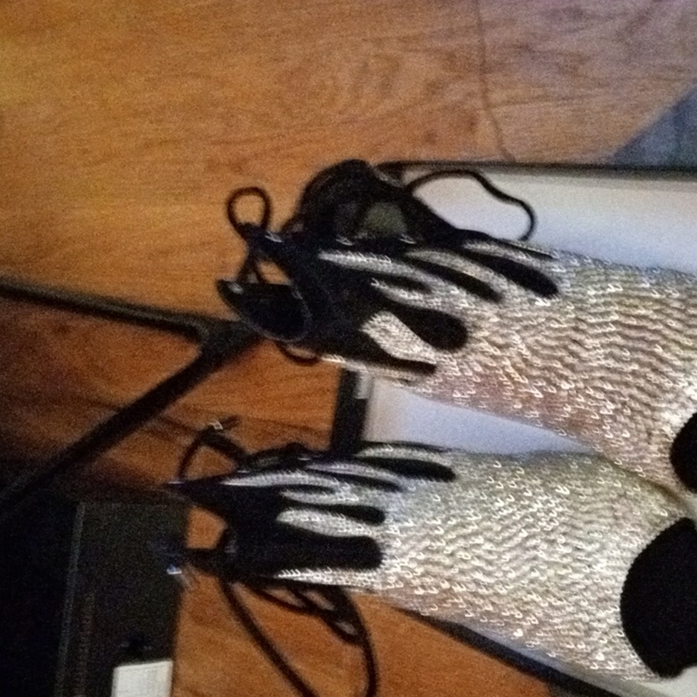 Sandals - Picture 4 of 4